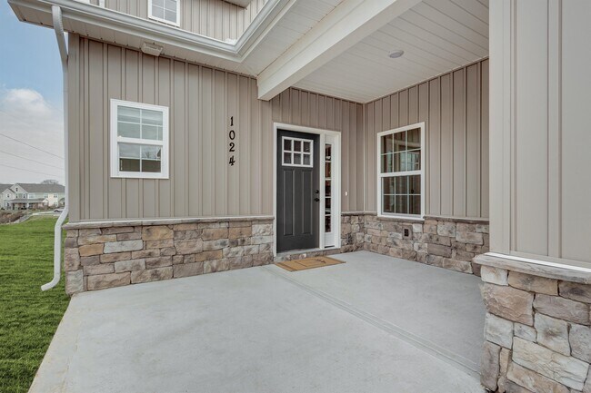 Foto del edificio - 1024 Beech Tree Cv