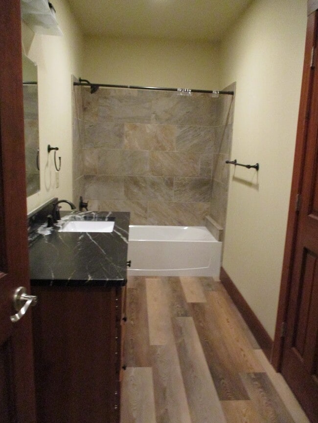 Building Photo - 263 Brookhollow Dr
