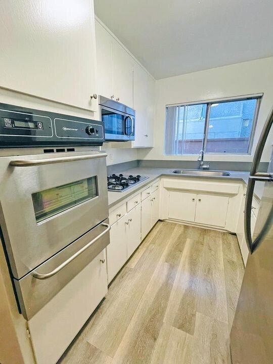 Foto del edificio - 12714 Matteson Ave