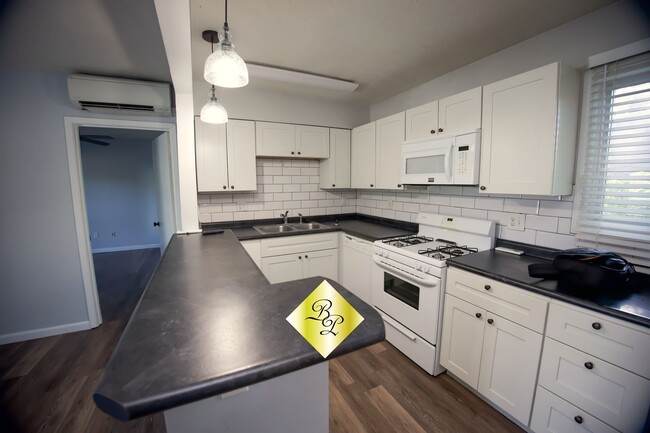Building Photo - 33 N Rembert St