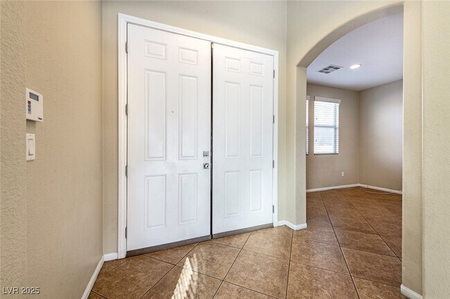 Building Photo - 9561 Rolling Thunder Ave