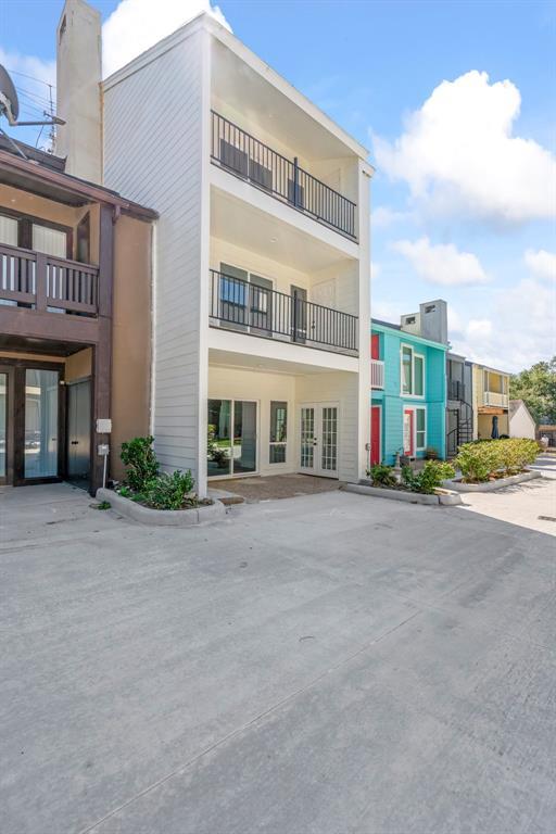 2022 Lakewood Ct, Willis, TX 77318 Condo for Rent in Willis, TX