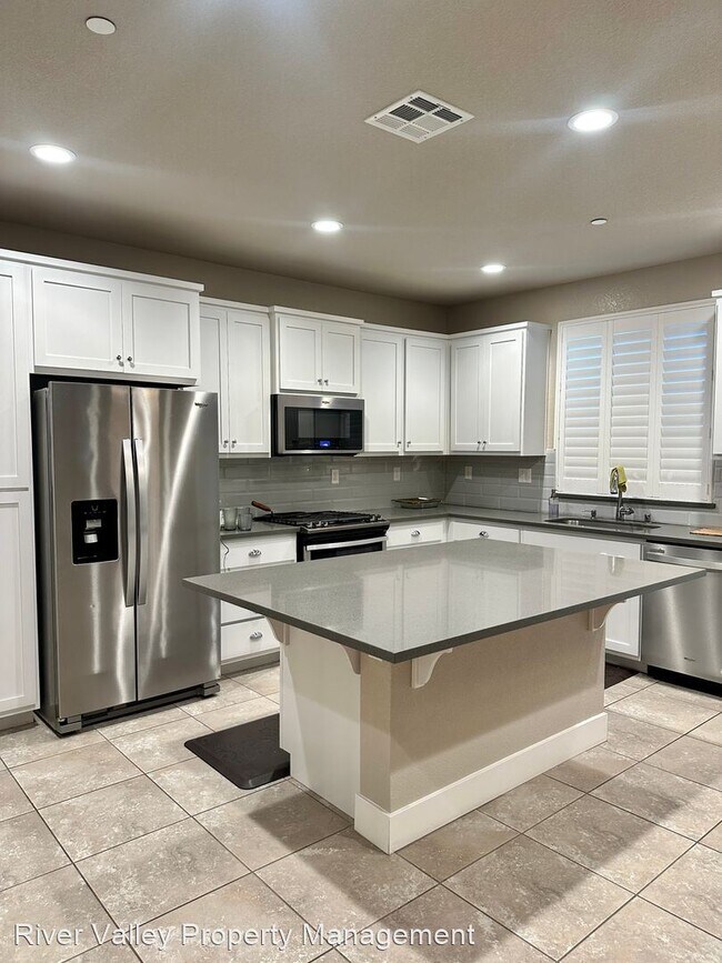 Building Photo - 4 br, 3 bath House - 4693 Winona Ct