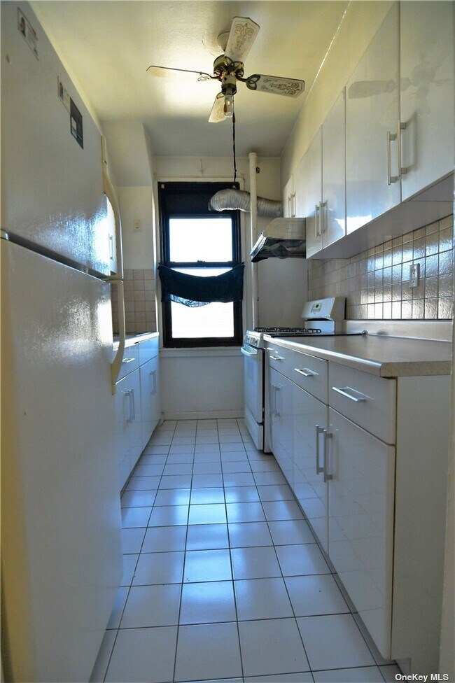 Building Photo - 98-25-98-64 64th Rd