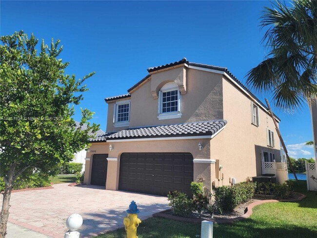 Building Photo - 15840 NW 16th Ct