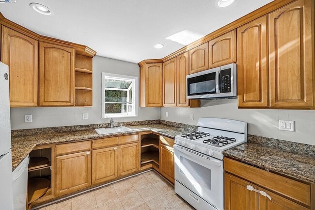 Building Photo - Concord