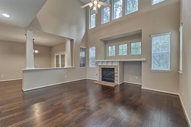Foto del edificio - 83 Woodlily Pl