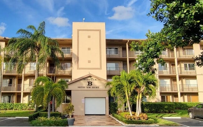 Foto del edificio - 13705 SW 12th St