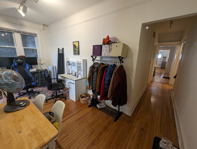 Foto del edificio - 3815 N Wilton Ave