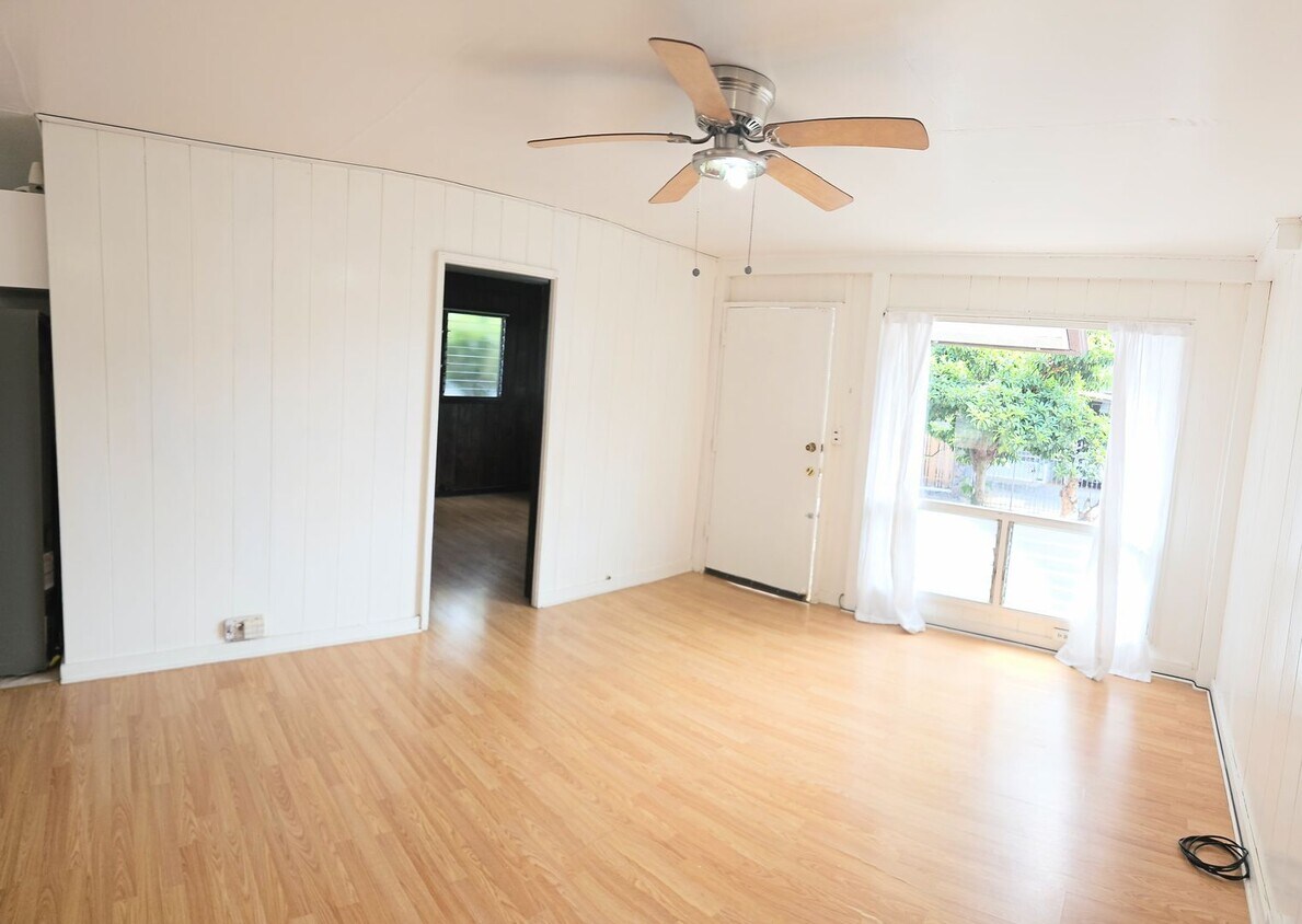 Foto principal - Lower Nuuanu 3 Bedroom 1.5 Bathroom Quiet cul-de-sac Single Family Home with 2 Parking Spaces