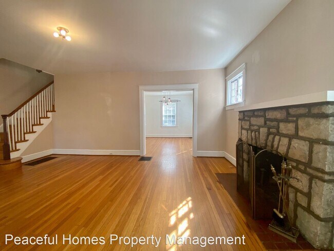 Building Photo - 4 br, 1 bath House - 741 State St
