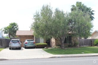 Building Photo - 831 Vineyard Rd