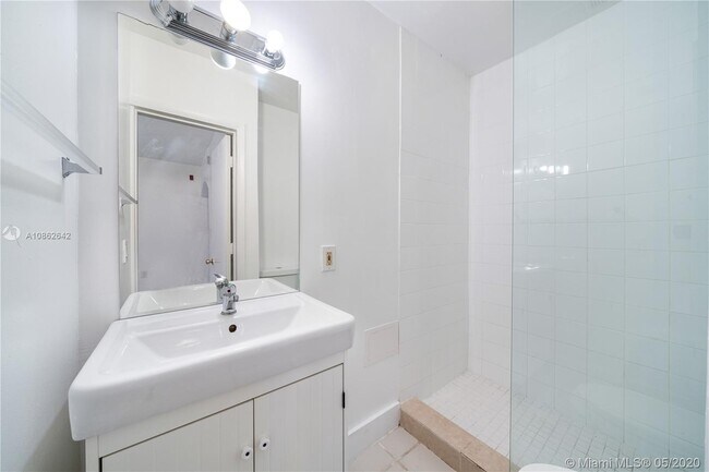 Building Photo - 5305 Biscayne Blvd