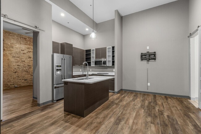 Building Photo - 901 9th St