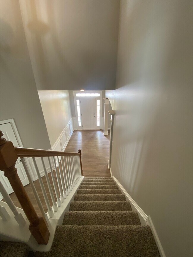 Building Photo - Spacious Retreat in the Haynes Creek Subdi...