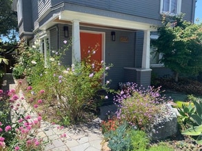 Building Photo - 2534 McGee Ave