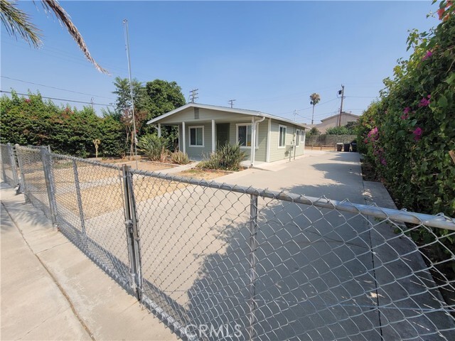 Building Photo - 825 E G St