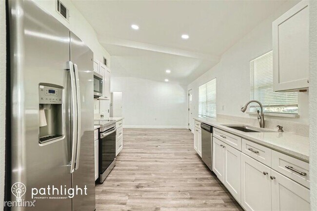 Foto del edificio - 4 br, 2 bath House - 2625 Nova Drive UNIT