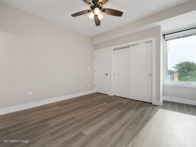 Foto del edificio - 4013 N Pulaski Rd