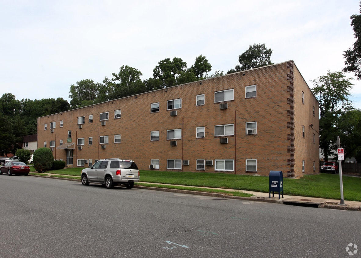 Primary Photo - Pearson Court Apartments