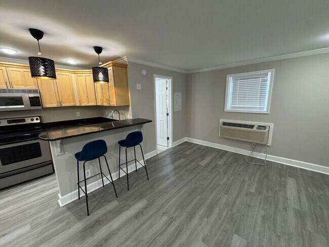 Building Photo - 45 Sheridan Dr NE