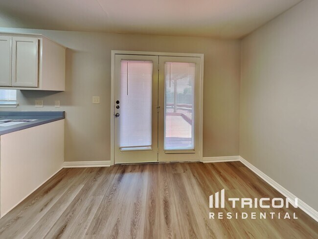 Foto del edificio - 8907 Slumber Ln