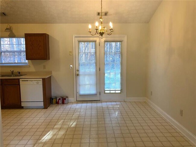 Building Photo - 4904 Kensington Park Dr