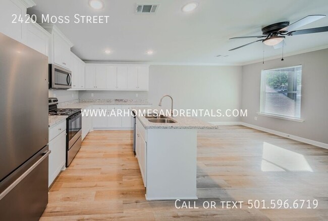 Foto del edificio - 2420 Moss St