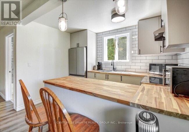 Building Photo - 2289 Loop Rd