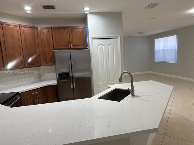 Foto del edificio - 11177 NW 79th Ln