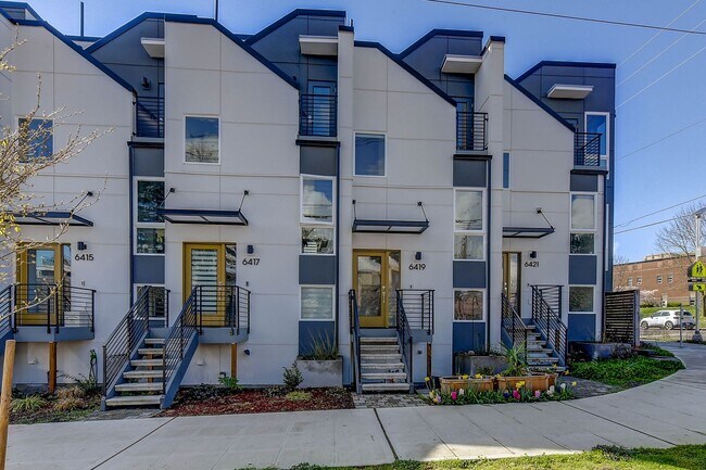 Foto del edificio - Terrific Townhome