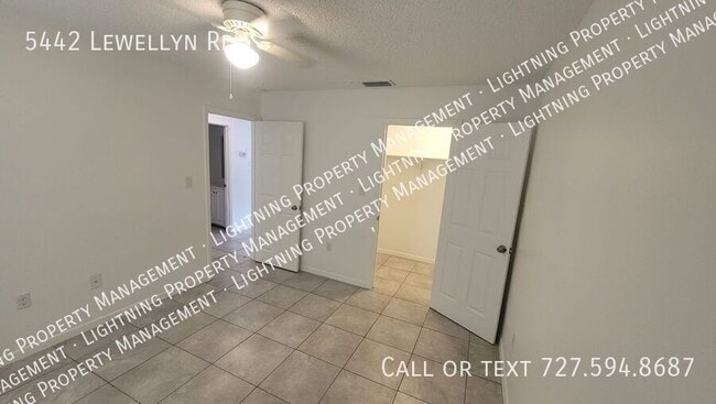 Building Photo - 5442 Lewellyn Rd