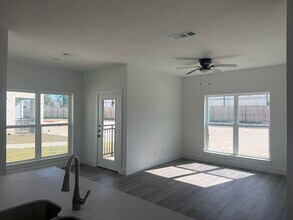 Building Photo - Pin Oak Apartments