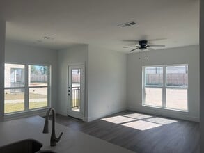 Building Photo - Pin Oak Apartments