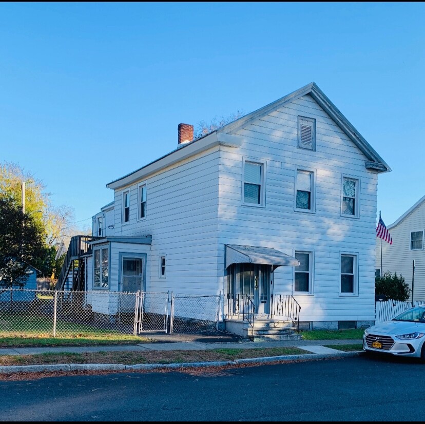 83 4th St Unit 2nd Floor, Waterford, NY 12188 Apartments in Waterford