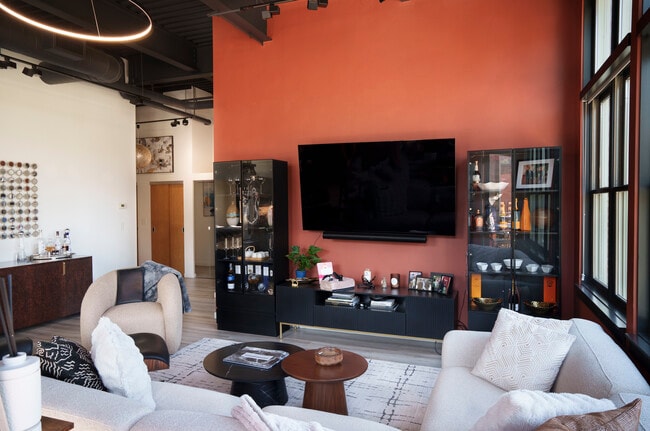 Building Photo - 231 Robinson St