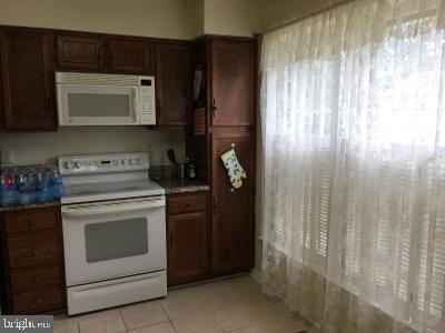 Foto del edificio - 5605 Sutherland Ct