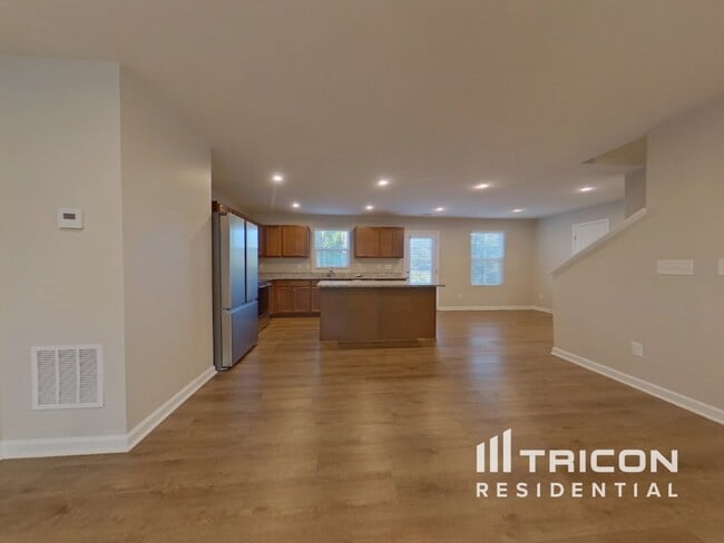 Building Photo - 8920 Celtic Dr