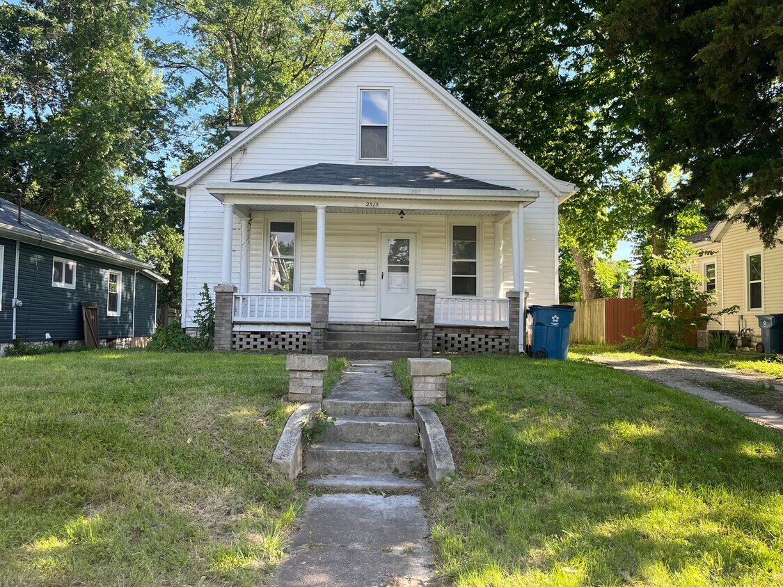 Foto principal - 2 Bedroom 2 bathroom in Alton