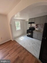 Building Photo - 2411 Wayne Ave