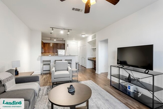 Building Photo - 7373 Valley View Ln