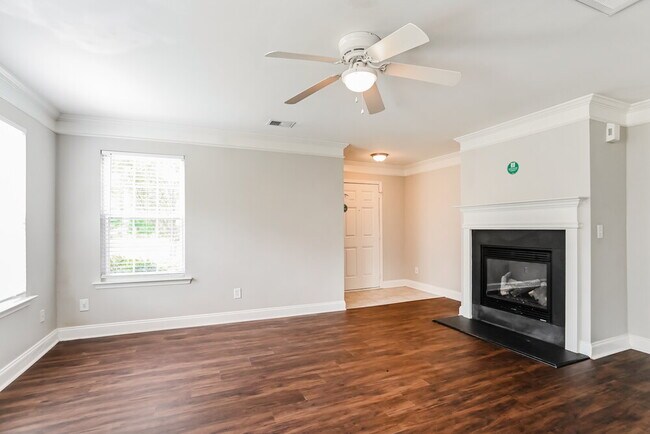 Foto del edificio - 4500 Red Hook Rd