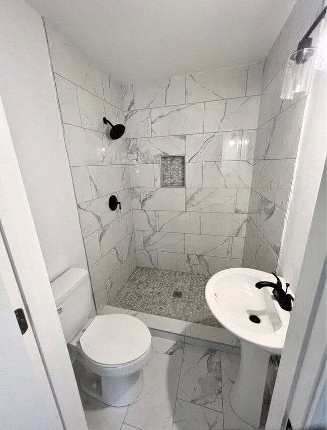 Building Photo - Beautifully Remodeled 3BR Home Near UALR & S University Ave – Modern Upgrades + Fenced Yard!