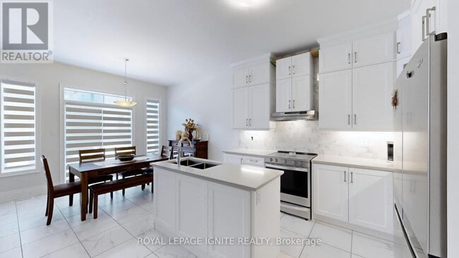 Building Photo - 30 Duxbury Rd