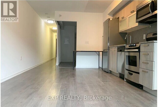 Building Photo - 36-6136 Lisgar St
