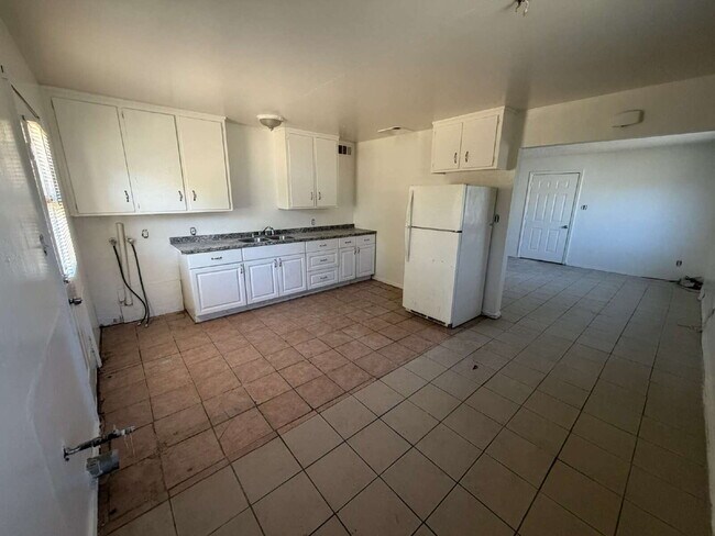 Foto del edificio - Charming 2 Bedroom, 1 Bathroom Home with Private Fenced Yard