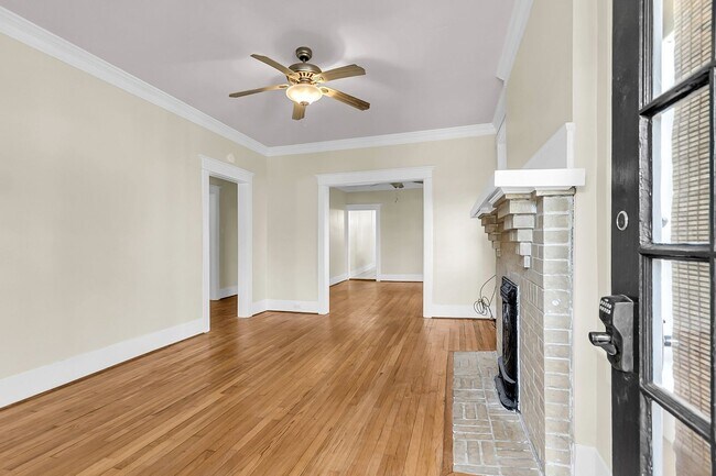Foto del edificio - 3 Bedroom, 2 Bath Home in Wagner Terrace of Downtown Charleston-Available Now!