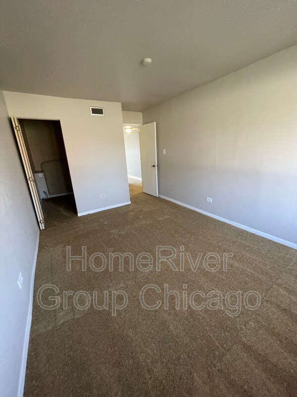 Building Photo - 14501 Lamon Ave