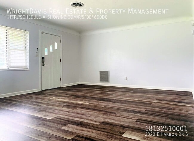 Building Photo - 2 Bedroom 1 Bath located in Old Southeast ...