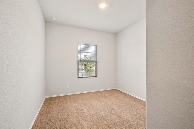 Building Photo - 204 Lily Pond Trl